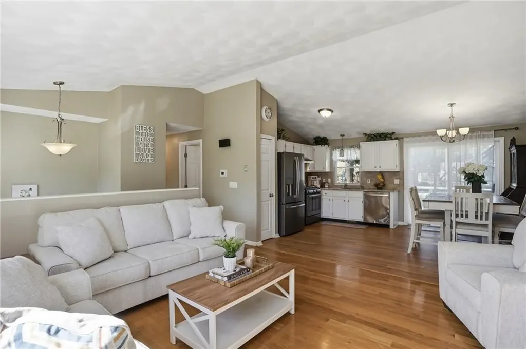 83 Holmes Road Warwick RI 02888