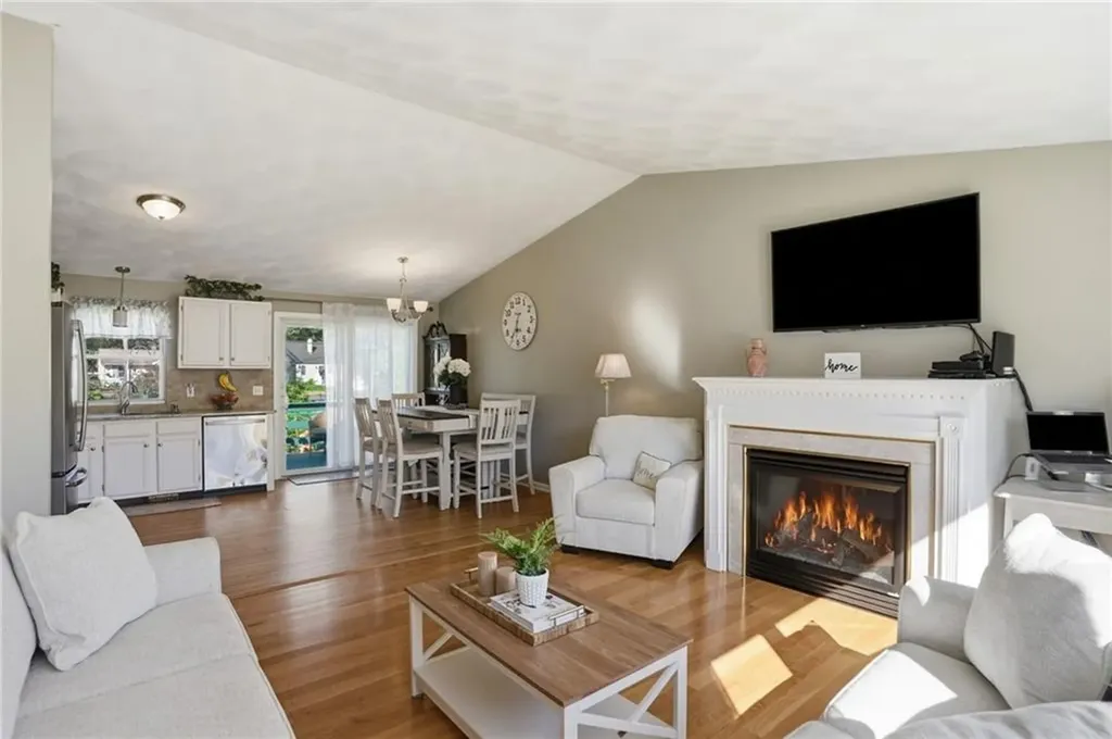 83 Holmes Road Warwick RI 02888