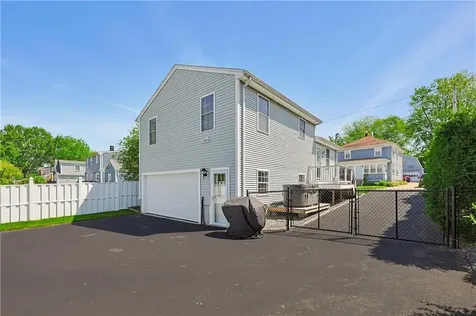 9 Doran Avenue Bristol RI 02809