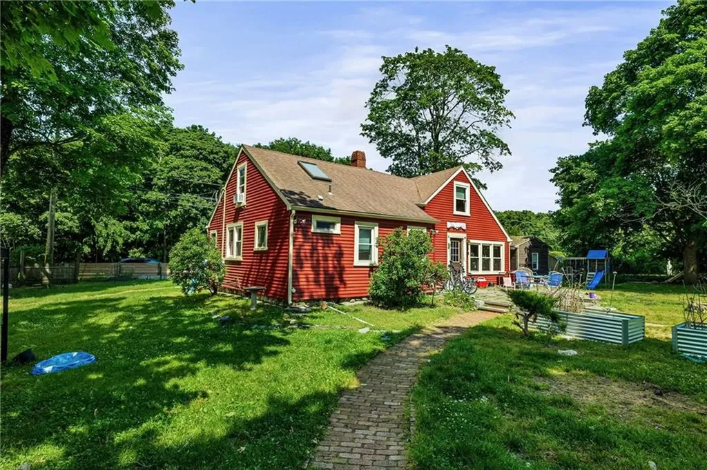 1707 Diamond Hill Road Cumberland RI 02864