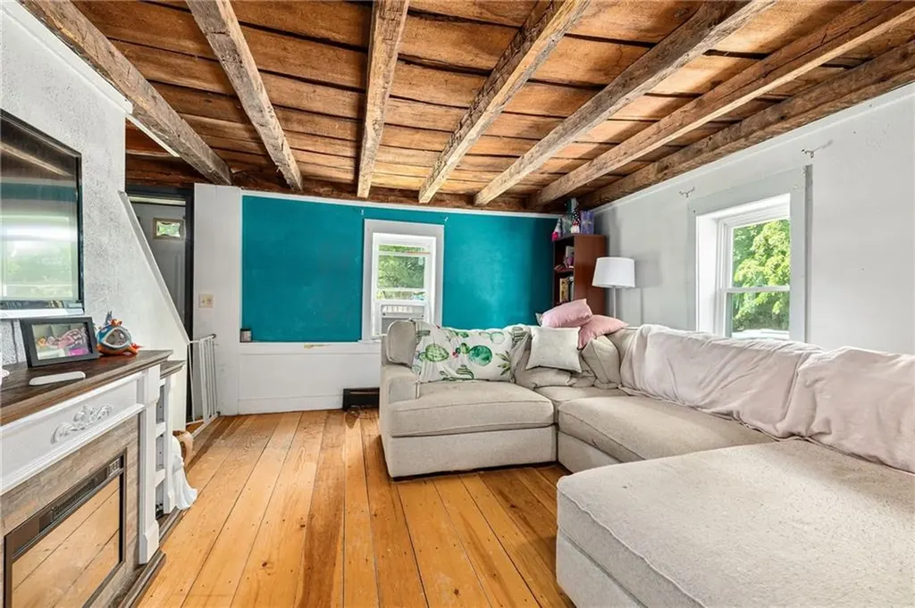 1707 Diamond Hill Road Cumberland RI 02864
