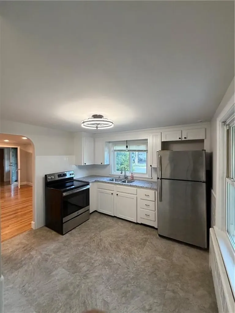 135 Park View Avenue Warwick RI 02888