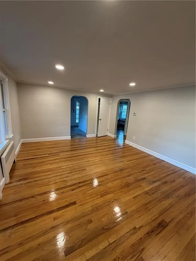 135 Park View Avenue Warwick RI 02888