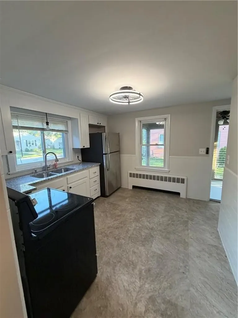 135 Park View Avenue Warwick RI 02888