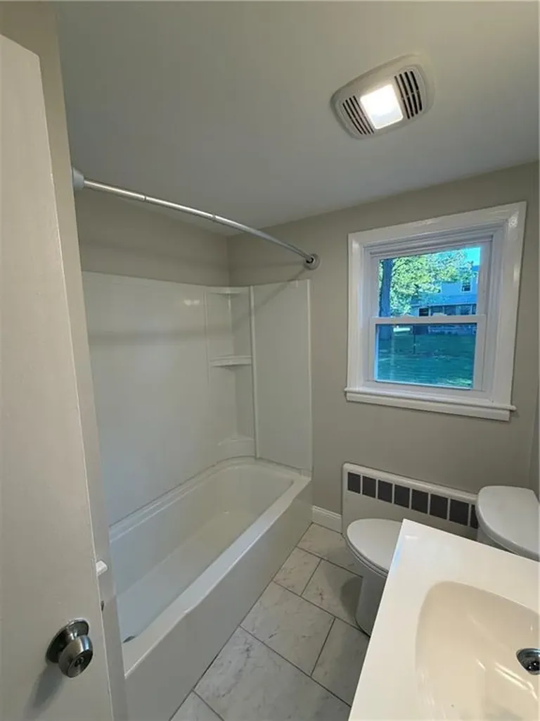 135 Park View Avenue Warwick RI 02888