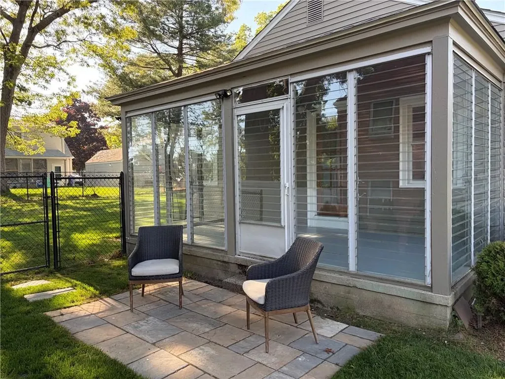 135 Park View Avenue Warwick RI 02888
