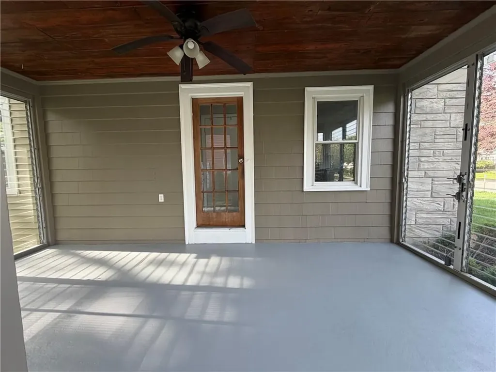 135 Park View Avenue Warwick RI 02888