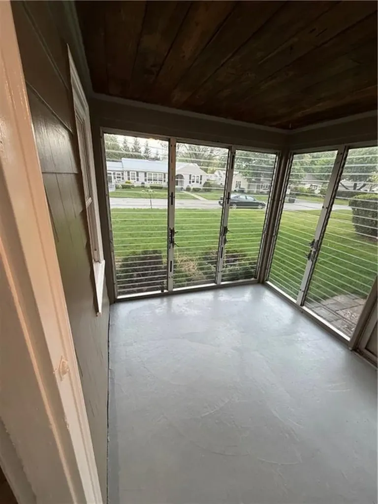 135 Park View Avenue Warwick RI 02888