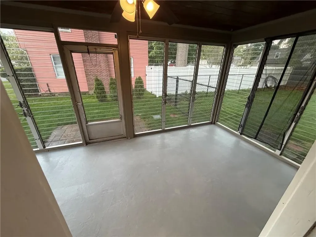 135 Park View Avenue Warwick RI 02888