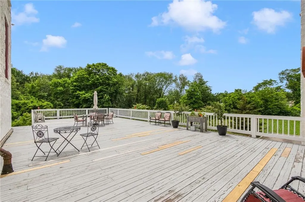 494 Woonasquatucket Avenue North Providence RI 02911