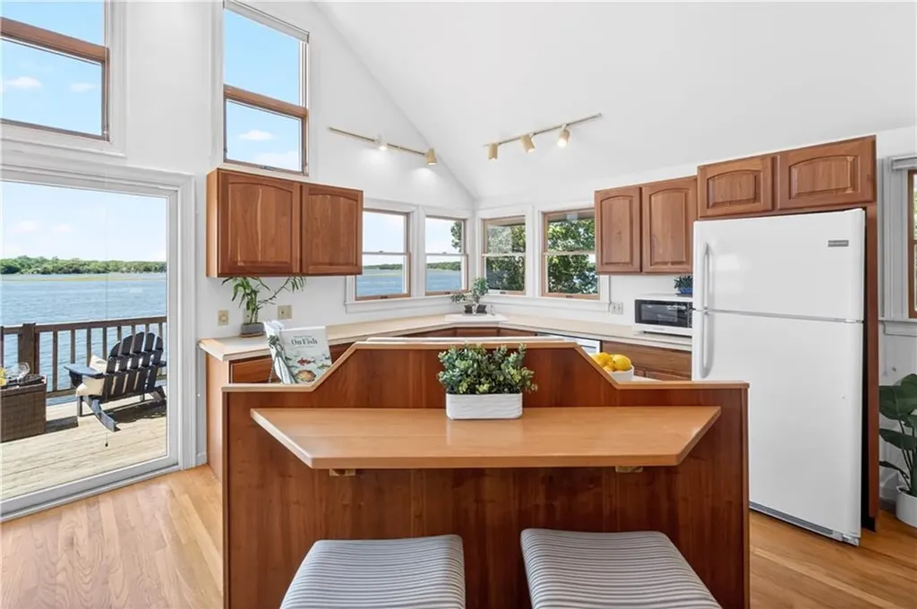 63 Teed Avenue Barrington RI 02806
