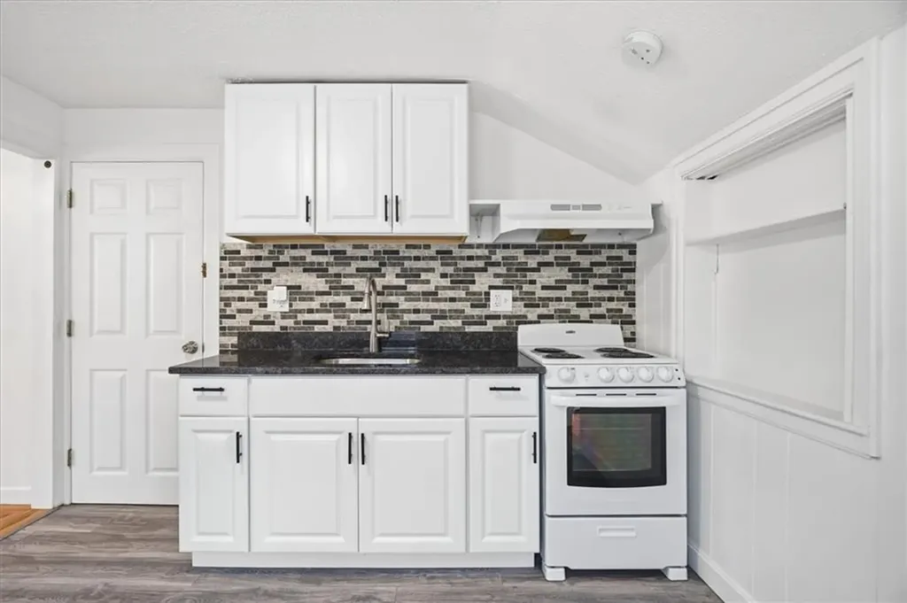2 Redfern Street East Providence RI 02915