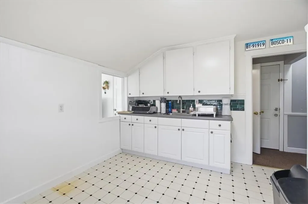 2 Redfern Street East Providence RI 02915