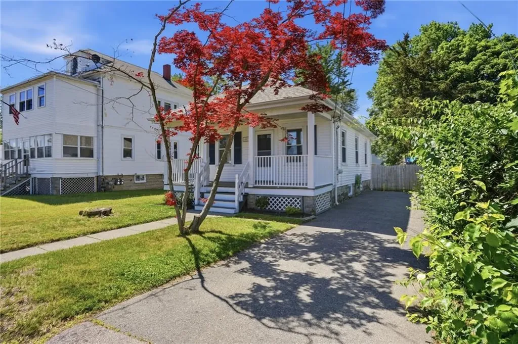 1009 Willett Avenue East Providence RI 02915
