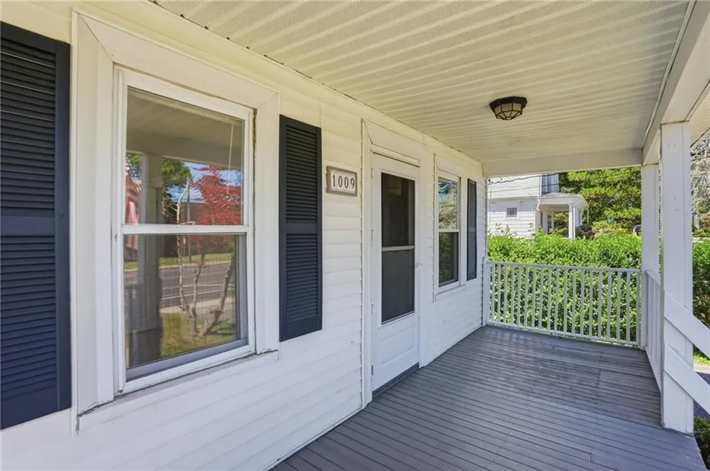 1009 Willett Avenue East Providence RI 02915