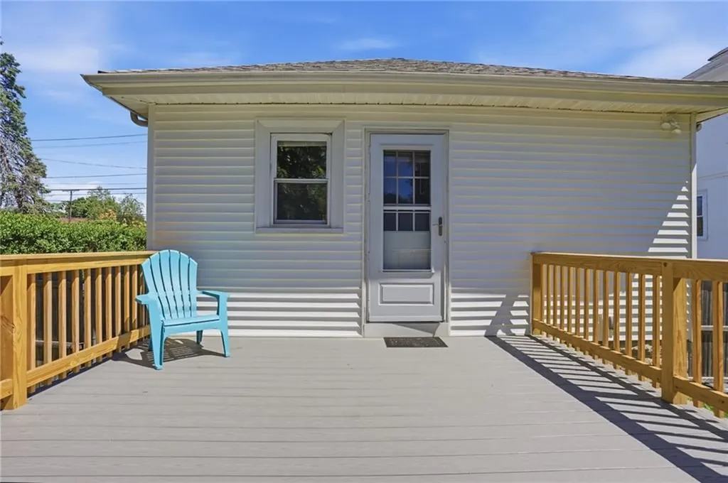 1009 Willett Avenue East Providence RI 02915