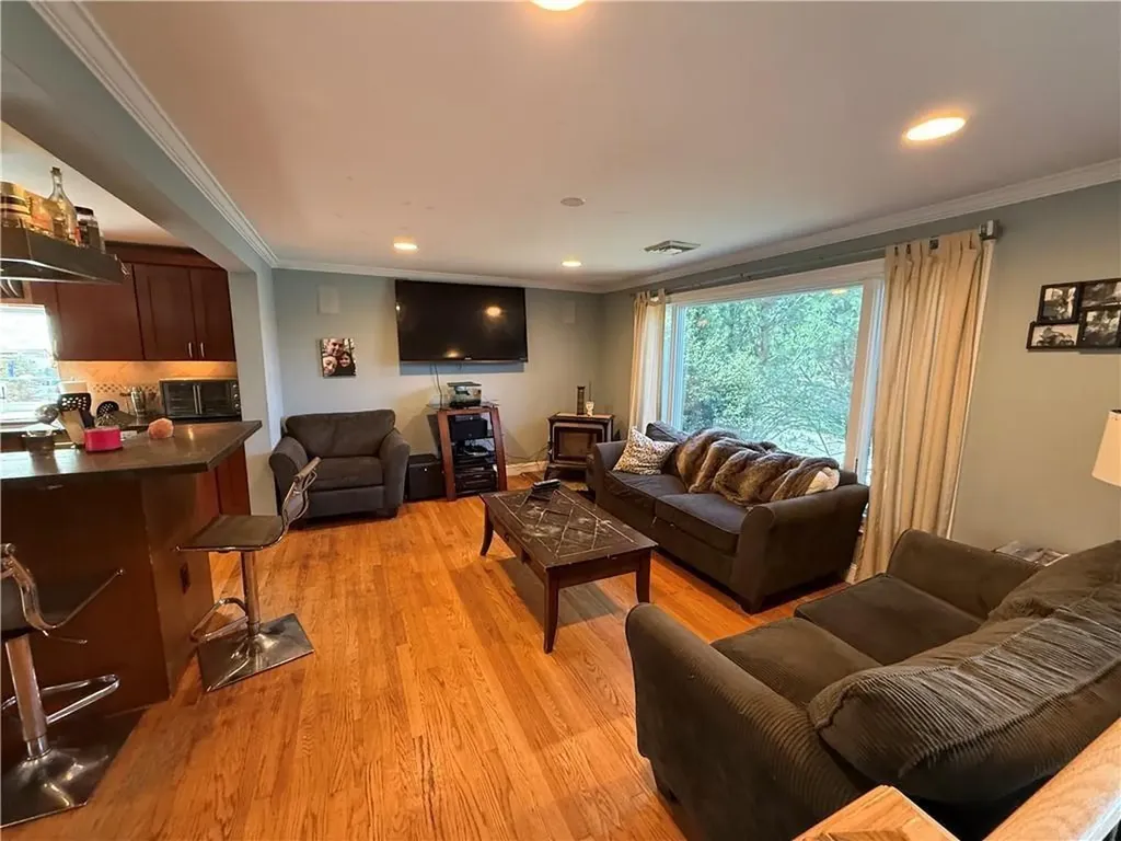 1 Edgewood Avenue Hopkinton RI 02804