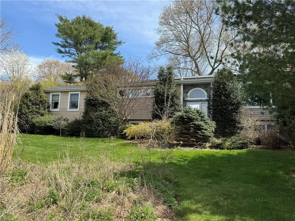 1 Edgewood Avenue Hopkinton RI 02804