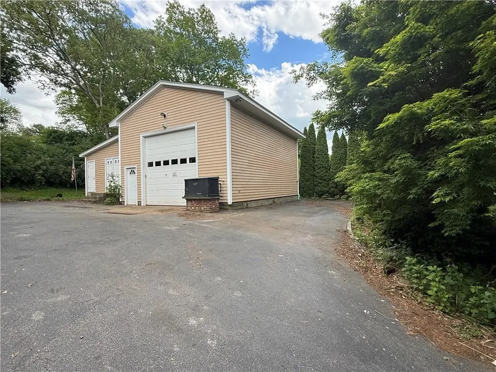 1 Edgewood Avenue Hopkinton RI 02804