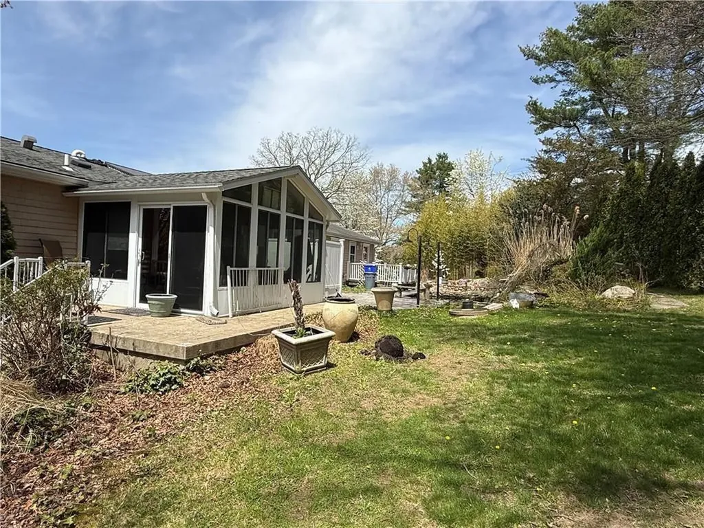 1 Edgewood Avenue Hopkinton RI 02804