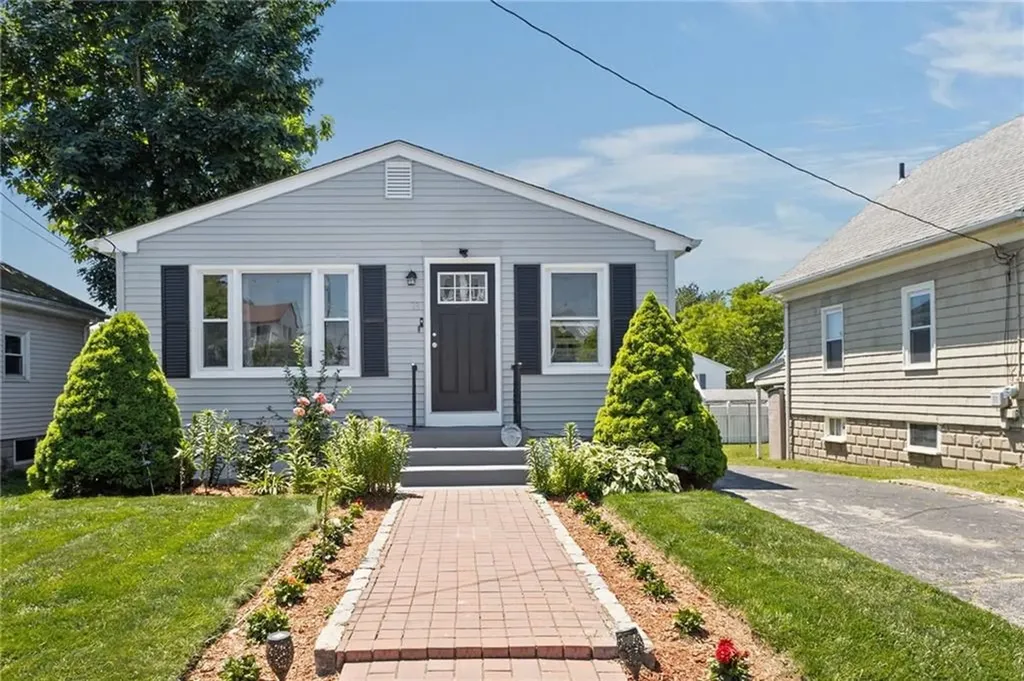 33 Belmont Avenue East Providence RI 02914