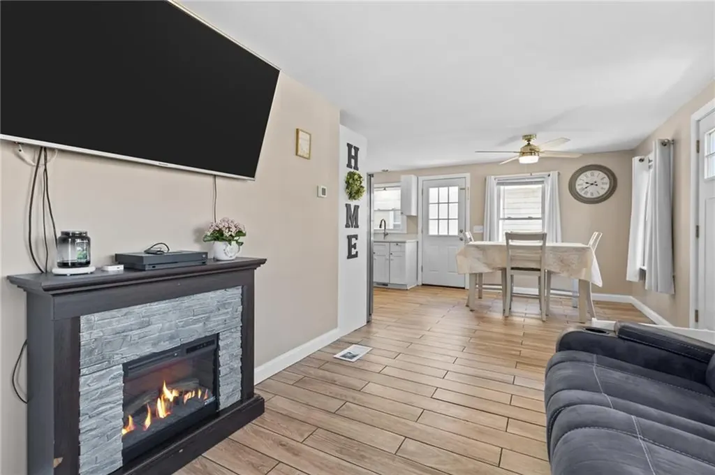 33 Belmont Avenue East Providence RI 02914