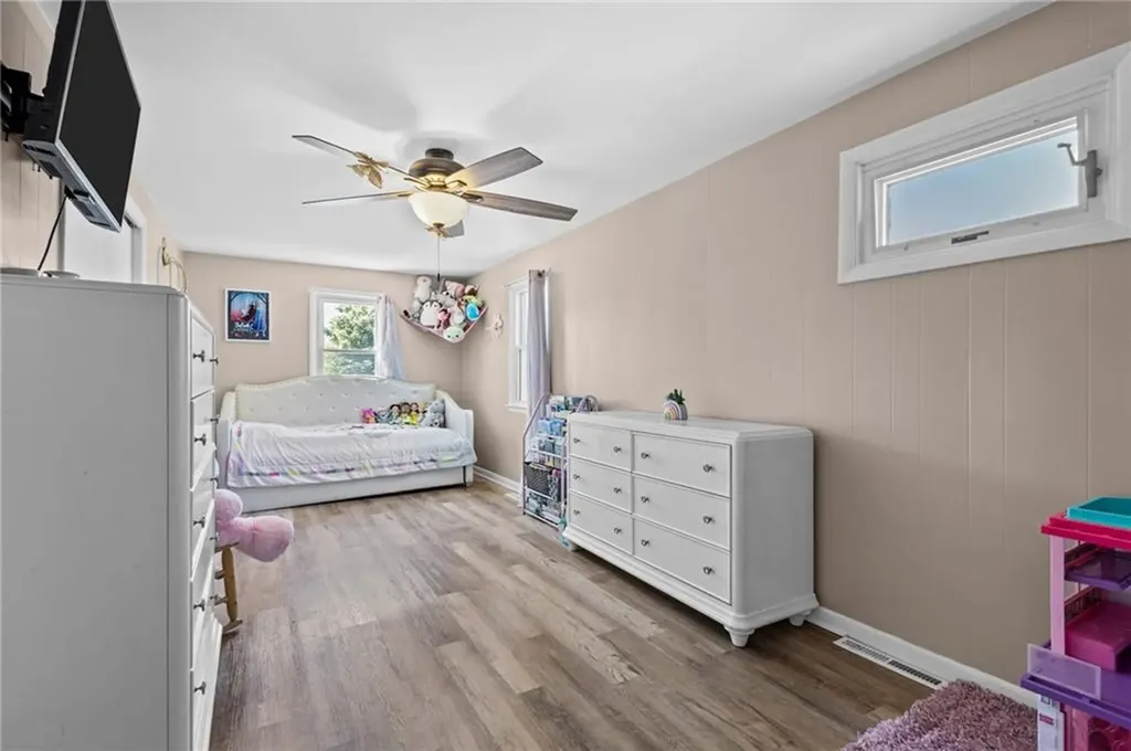 33 Belmont Avenue East Providence RI 02914