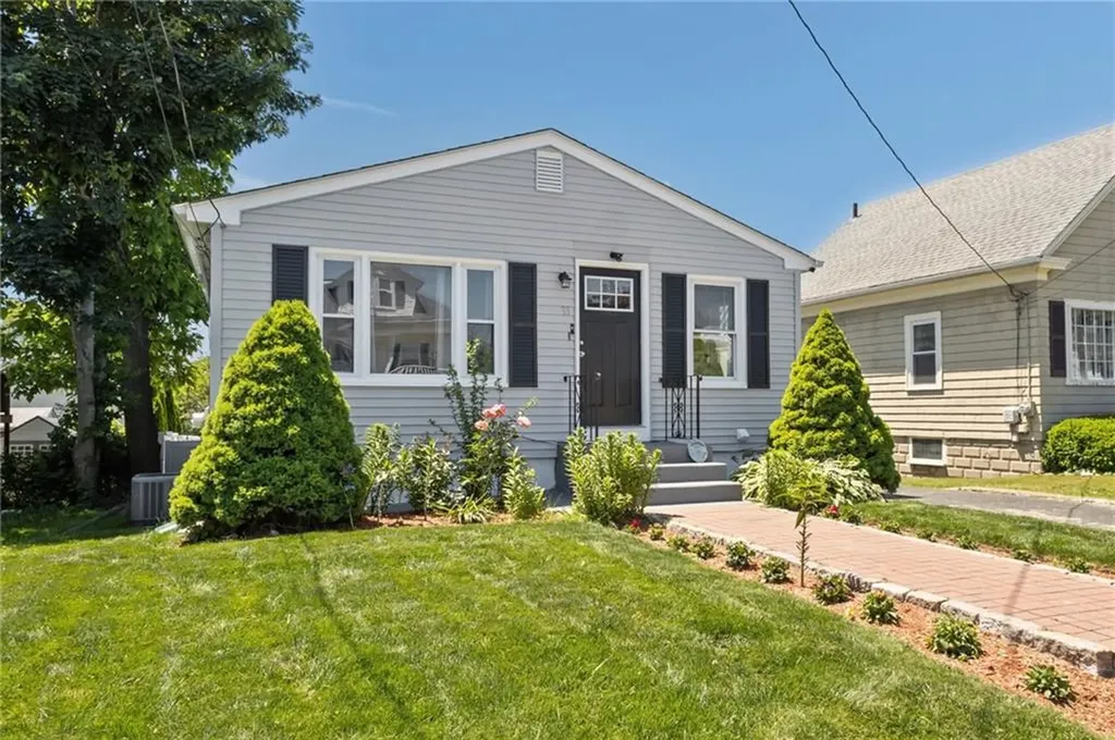 33 Belmont Avenue East Providence RI 02914