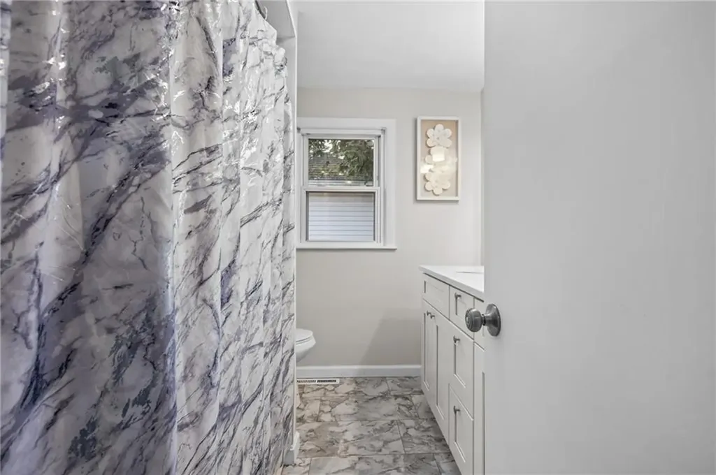33 Belmont Avenue East Providence RI 02914