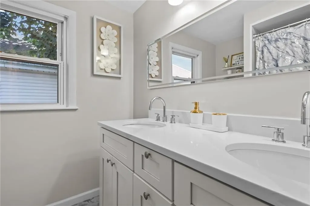 33 Belmont Avenue East Providence RI 02914
