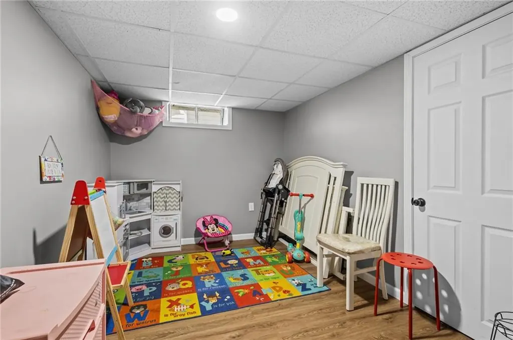33 Belmont Avenue East Providence RI 02914