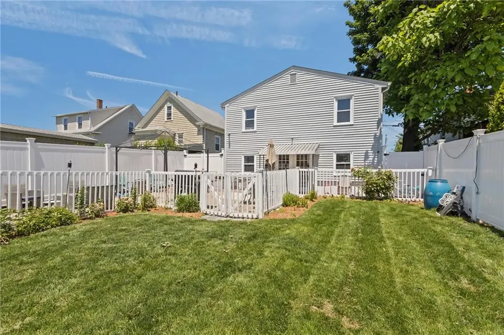 33 Belmont Avenue East Providence RI 02914
