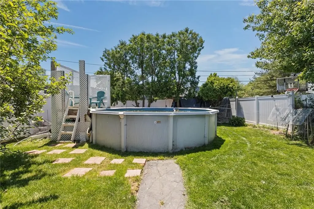 33 Belmont Avenue East Providence RI 02914