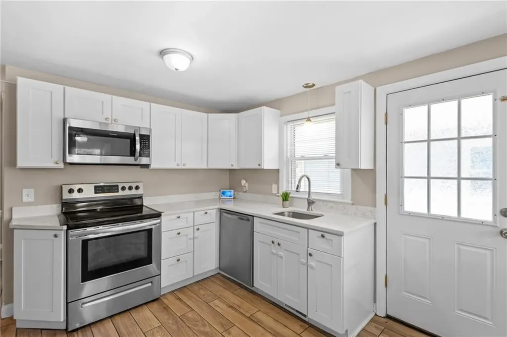 33 Belmont Avenue East Providence RI 02914
