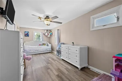 33 Belmont Avenue East Providence RI 02914
