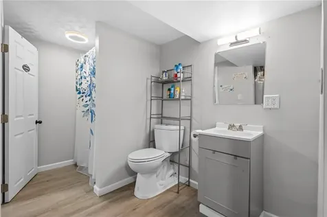 33 Belmont Avenue East Providence RI 02914