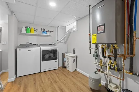 33 Belmont Avenue East Providence RI 02914