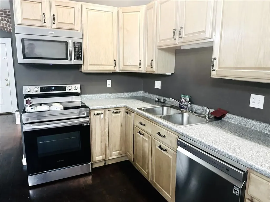 24 Front Street Woonsocket RI 02895