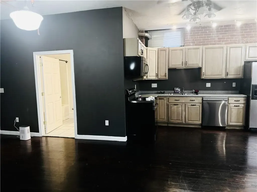 24 Front Street Woonsocket RI 02895