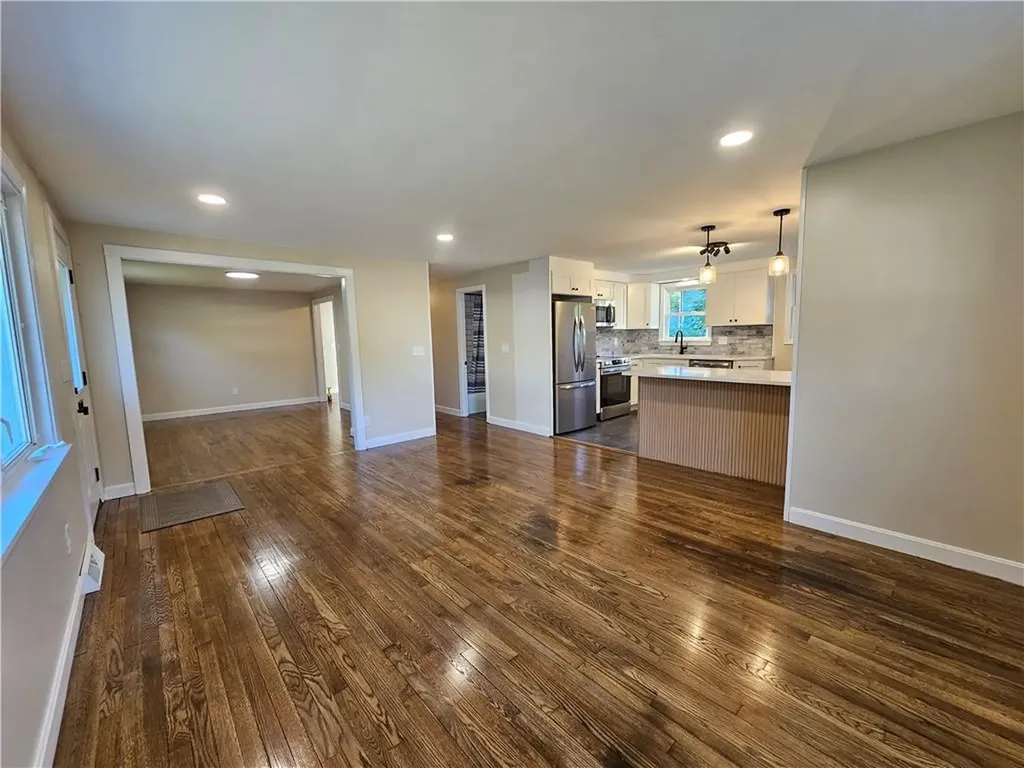 116 Louise Drive Tiverton RI 02878
