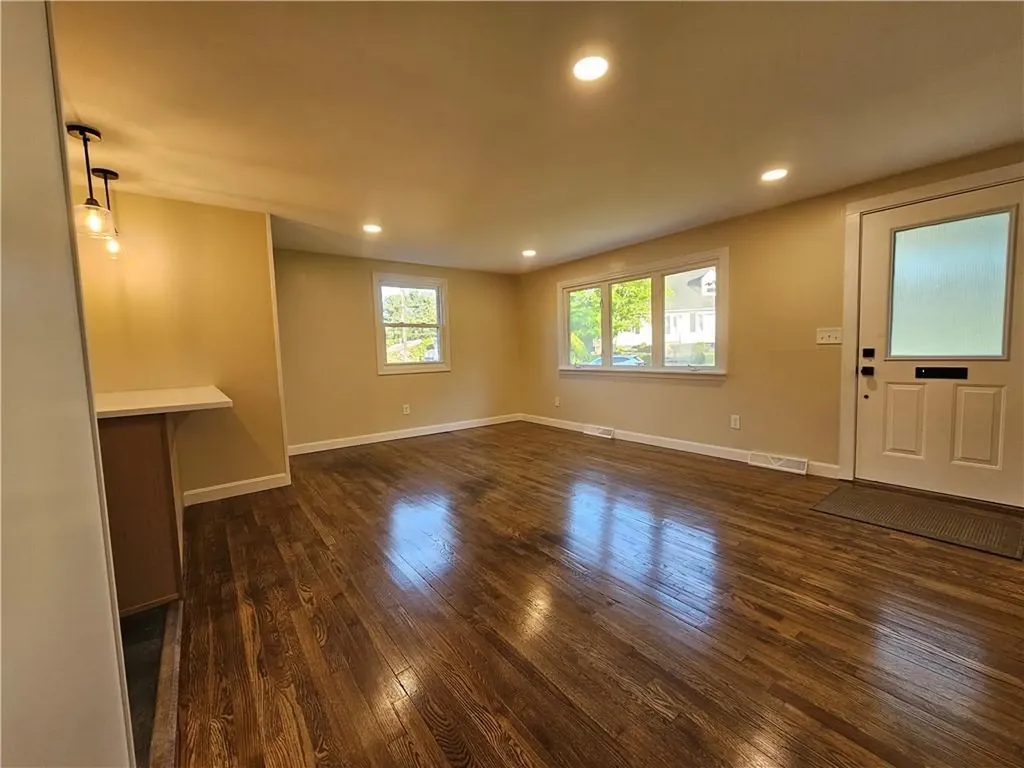 116 Louise Drive Tiverton RI 02878