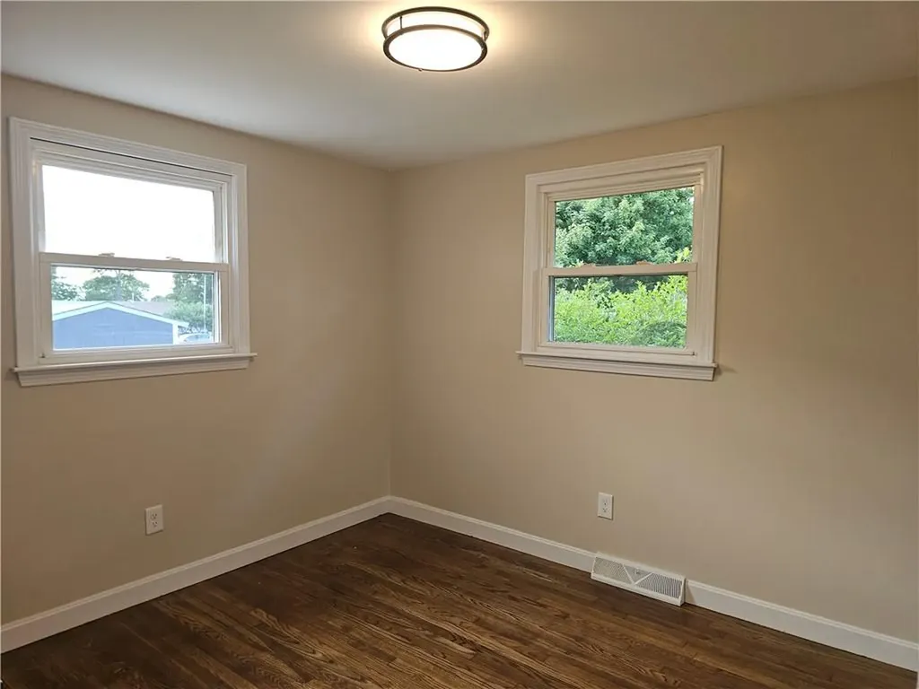 116 Louise Drive Tiverton RI 02878