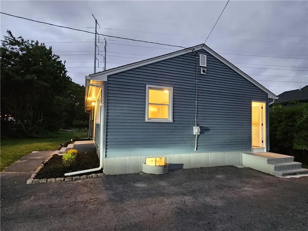 116 Louise Drive Tiverton RI 02878