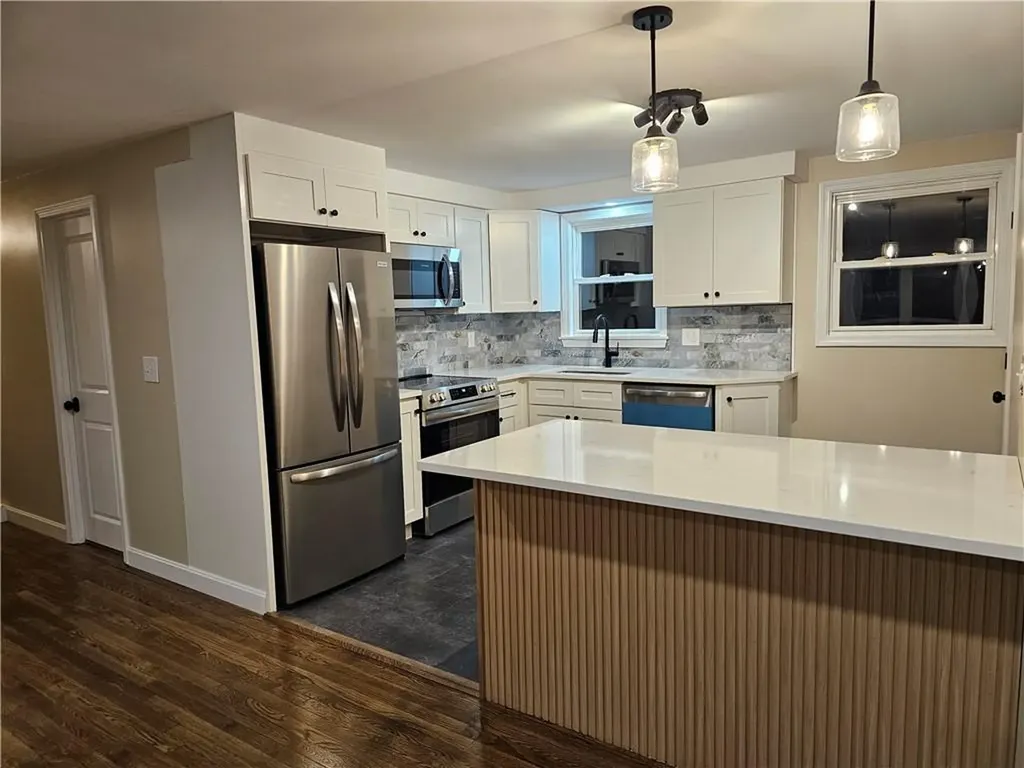116 Louise Drive Tiverton RI 02878