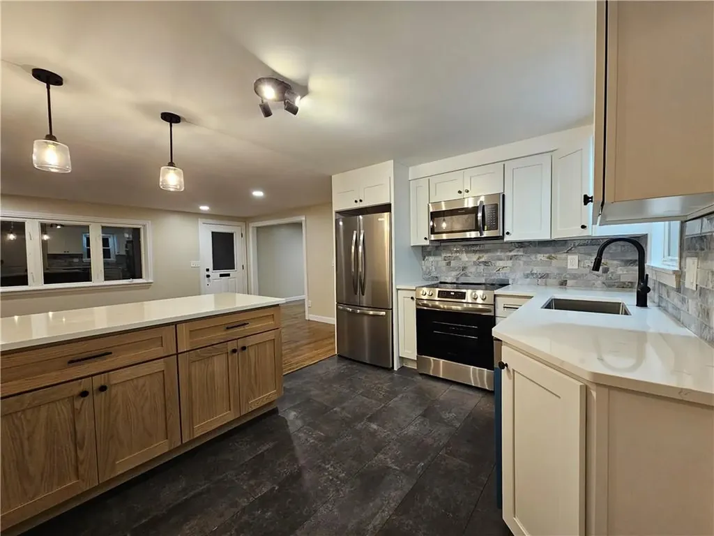 116 Louise Drive Tiverton RI 02878