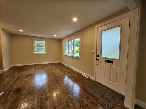 116 Louise Drive Tiverton RI 02878
