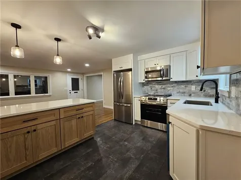 116 Louise Drive Tiverton RI 02878