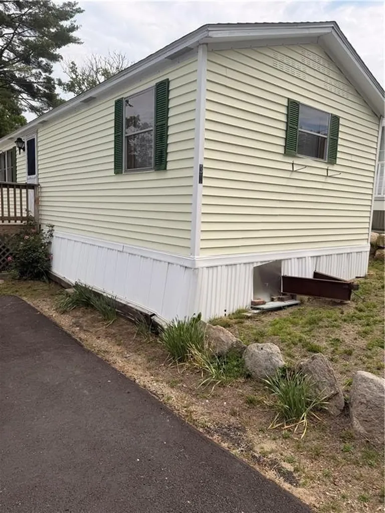 31 Foxtrot Drive Charlestown RI 02813