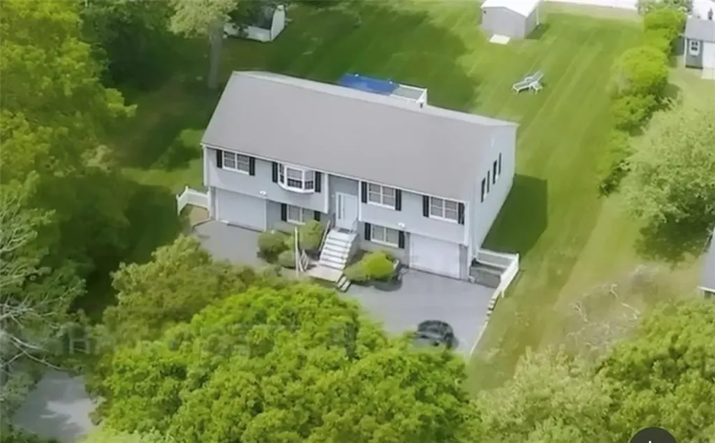 58 Brush Hill Road Narragansett RI 02882