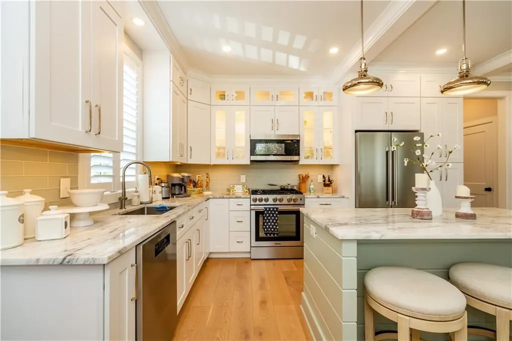 15 Castle Street East Greenwich RI 02818
